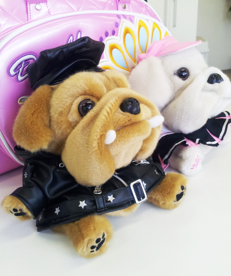 ブルドッグのぬいぐるみのヘッドカバー